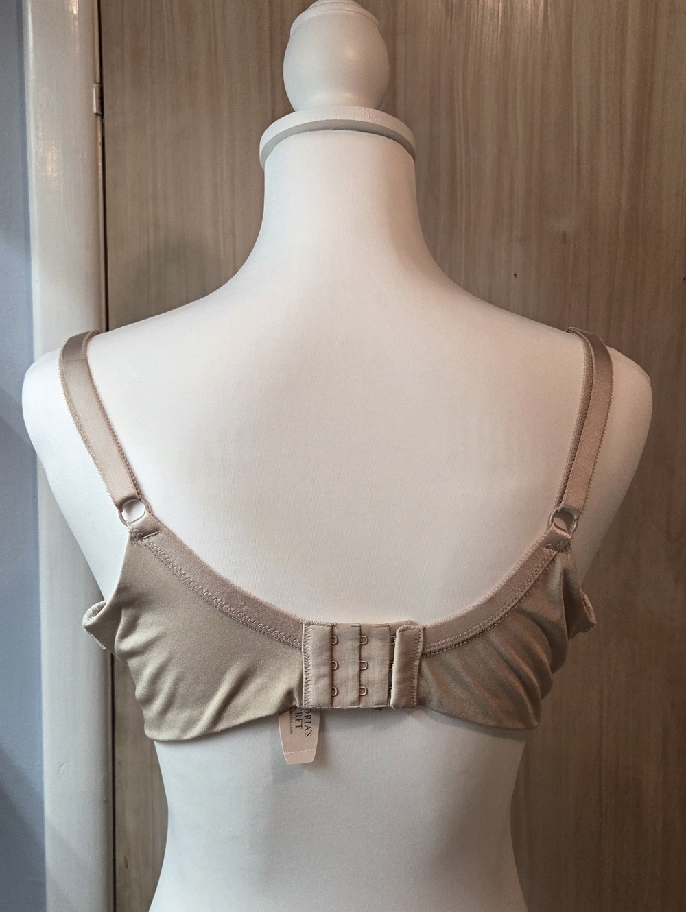 Victoria's Secret Dream Angels Lace Push-Up Bra in Beige ‐ 38D NWT - Picture 4 of 6